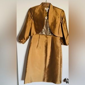 Shell 75% silk, 25% Cotton Lining 100% Acetate dry clean